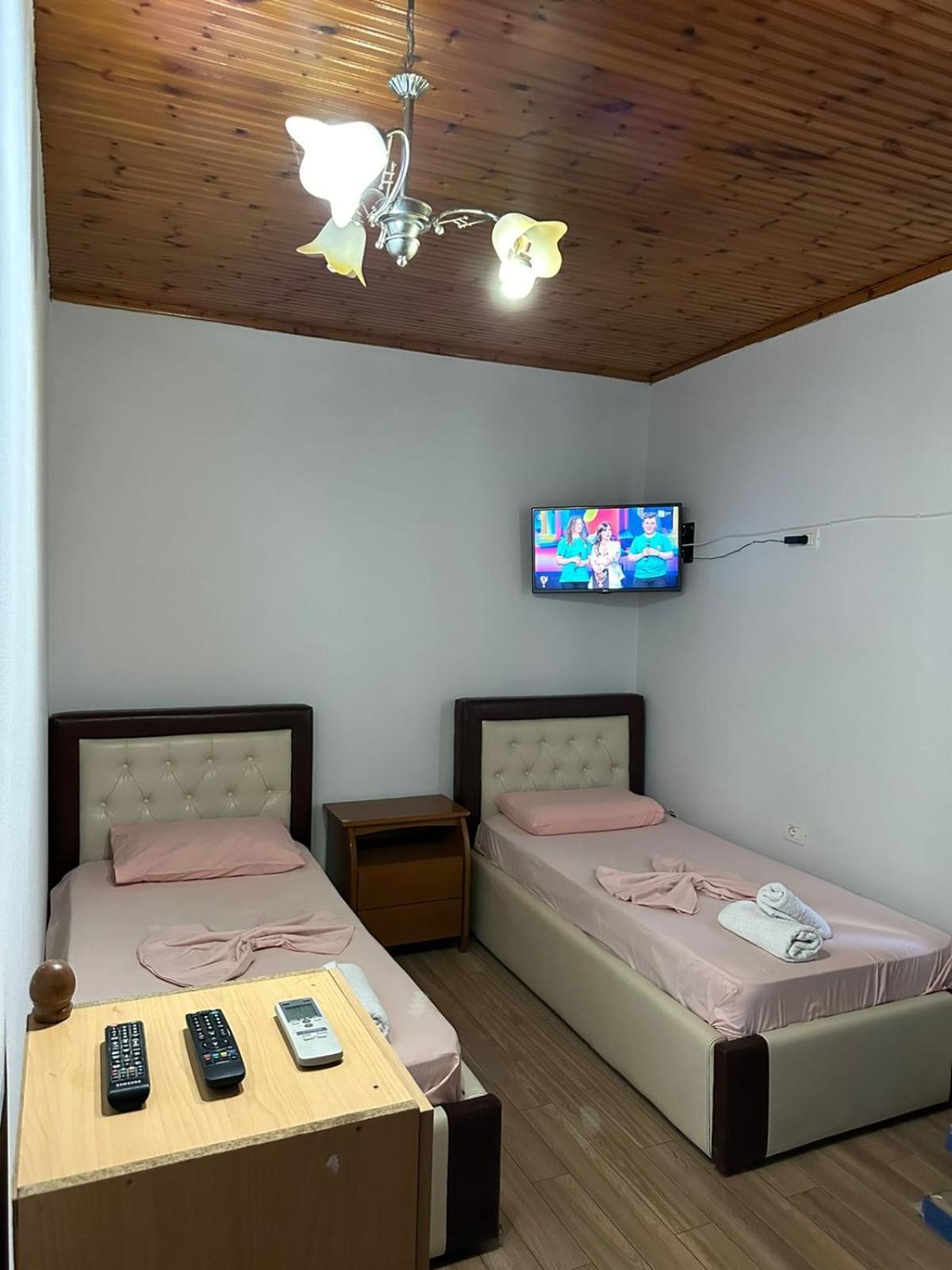 Eden Hostel Tirana Eksteriør billede