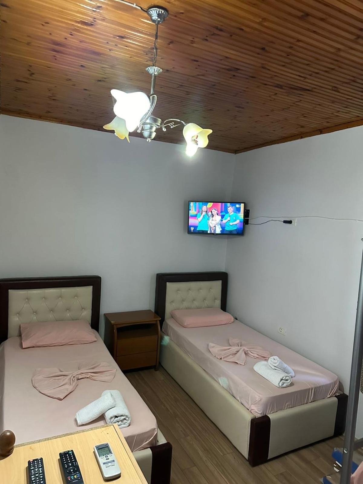 Eden Hostel Tirana Eksteriør billede