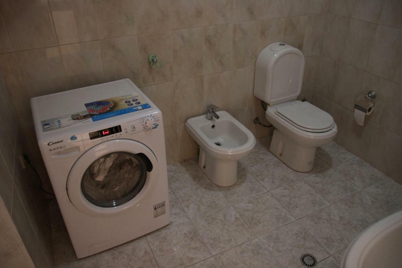 Eden Hostel Tirana Eksteriør billede
