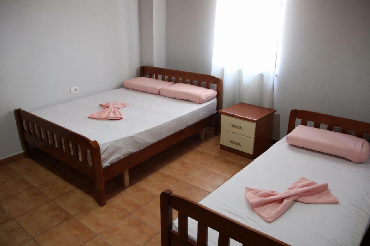 Eden Hostel Tirana Eksteriør billede