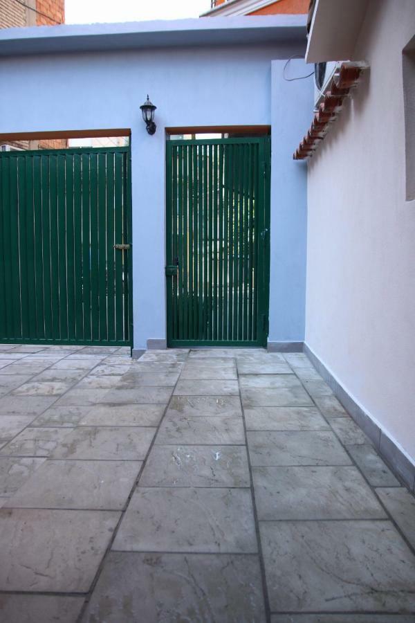 Eden Hostel Tirana Eksteriør billede