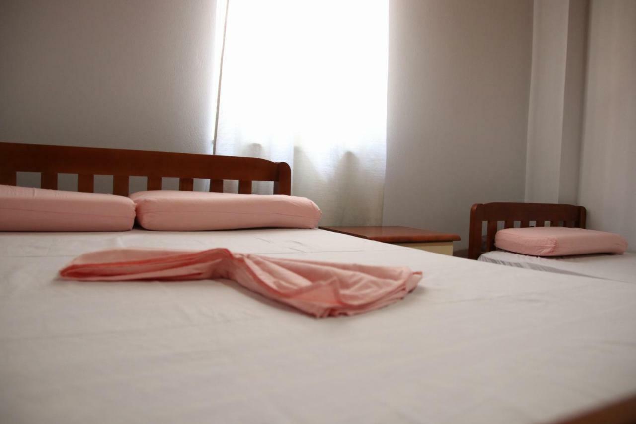 Eden Hostel Tirana Eksteriør billede